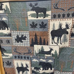 De Leon Quilt Throws